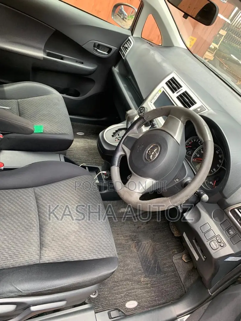 Toyota Ractis 2012 Black