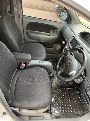 Toyota Sienta 2012 White