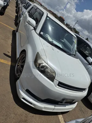 Toyota Corolla Rumion 2012 White