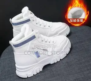Ladies Classic Sneakers