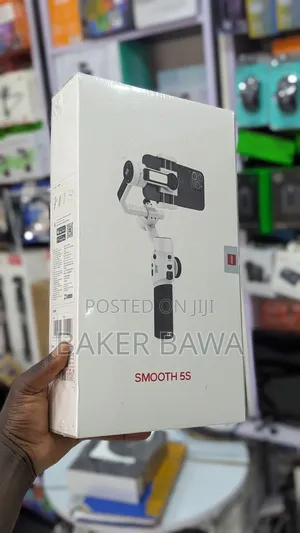 Zhiyun Smooth 5s Professional 3-Axis Smartphone Gimbal Stabilizer.