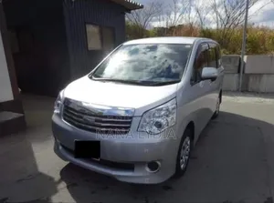 Toyota Noah 2012 Silver