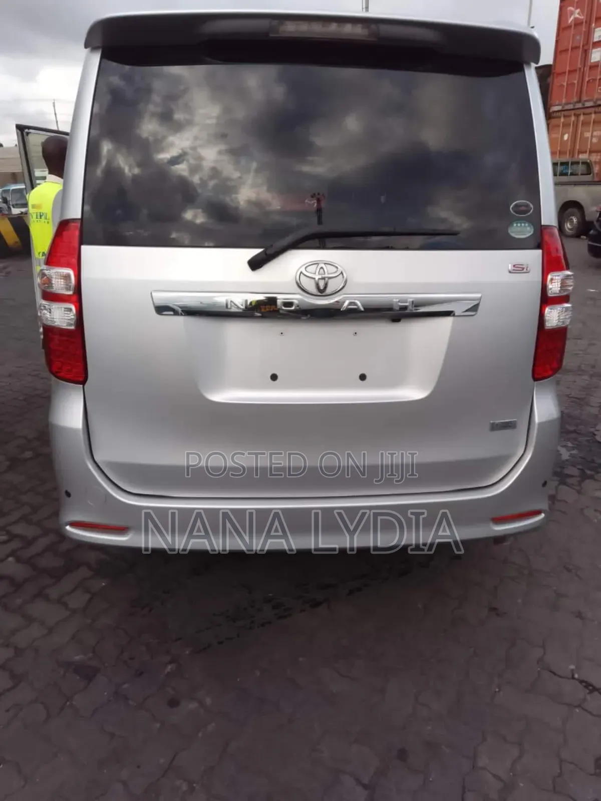 Toyota Noah 2012 Silver