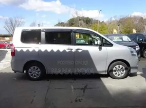 Toyota Noah 2012 Silver