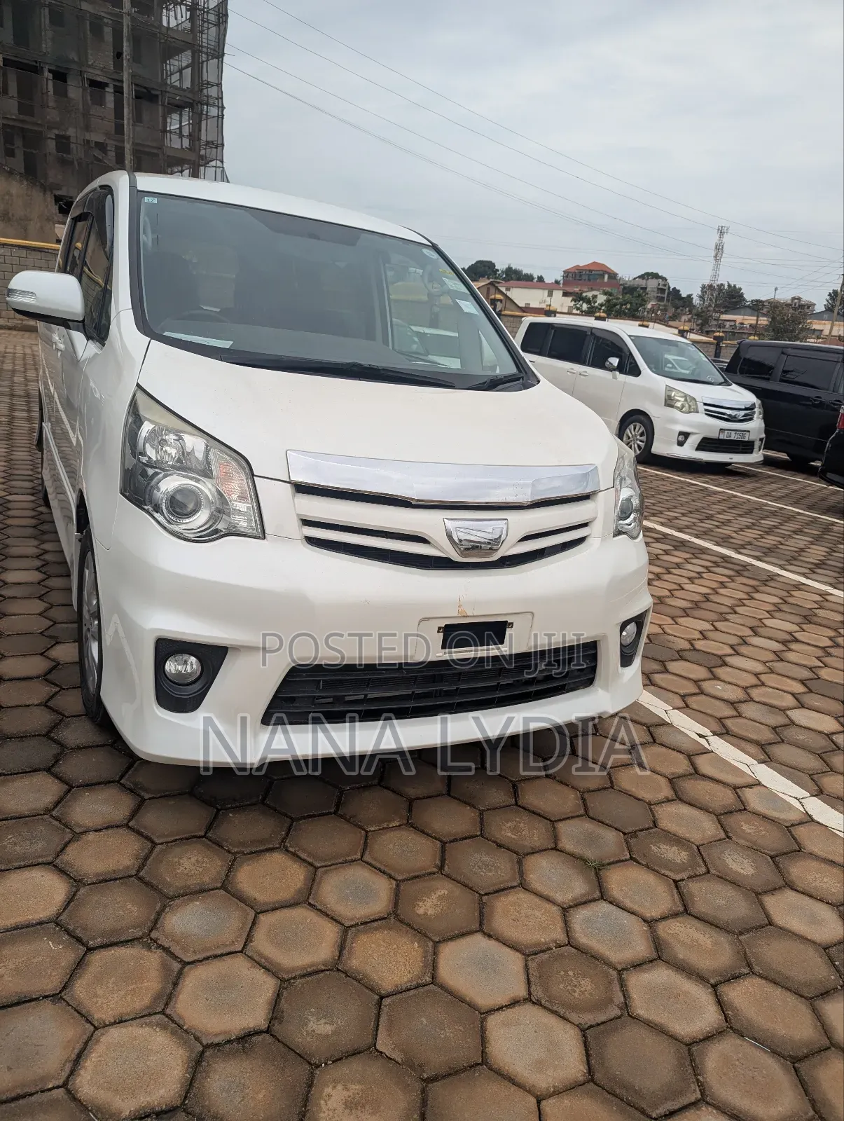 Toyota Noah 2012 White