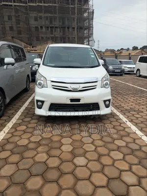 Toyota Noah 2012 White