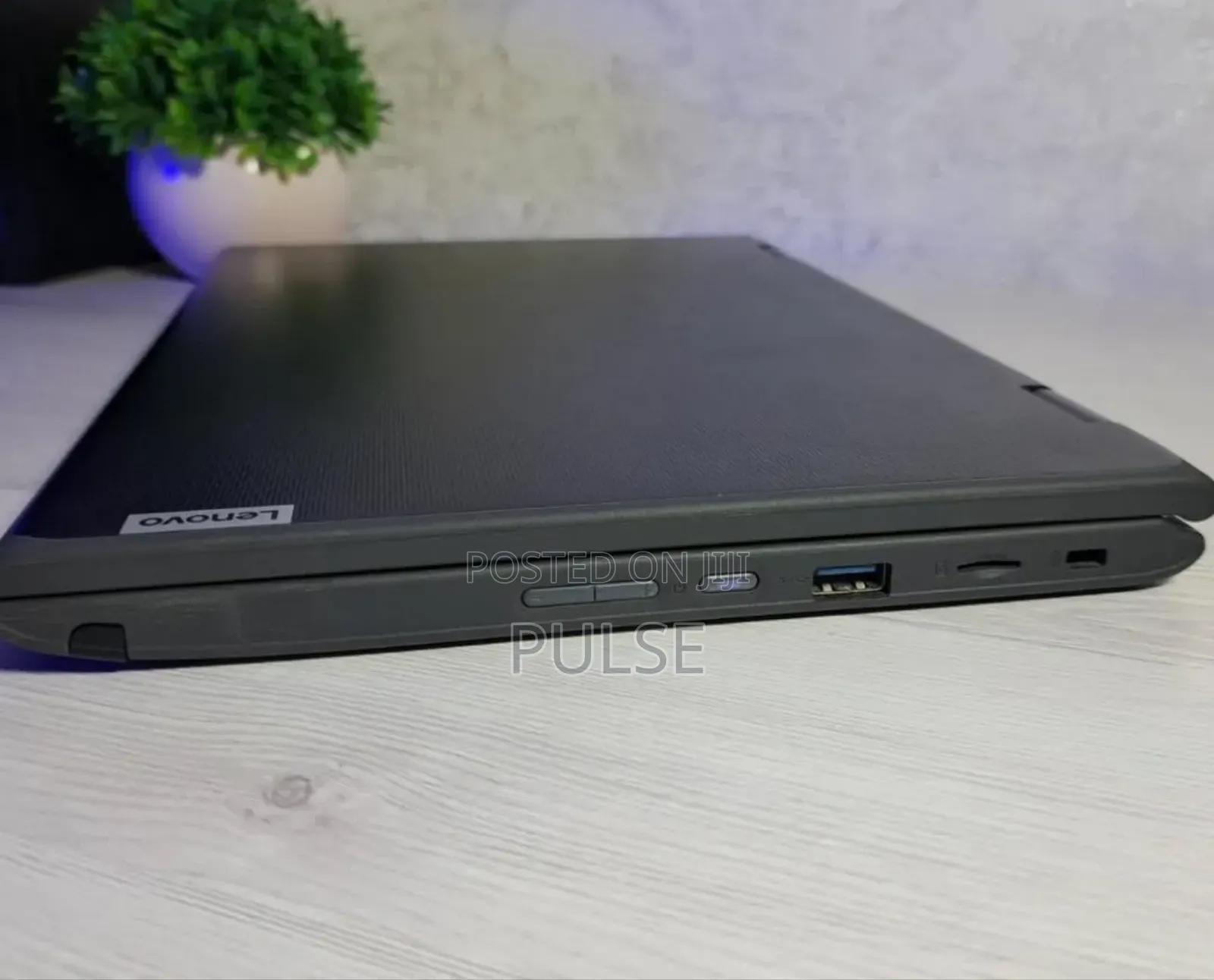 Laptop Lenovo 300e 4GB Intel Celeron SSD 128GB