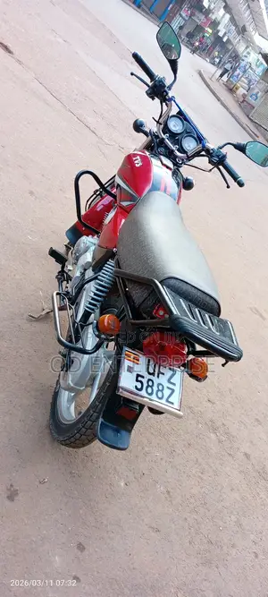 TVS HLX 125 2024 Red