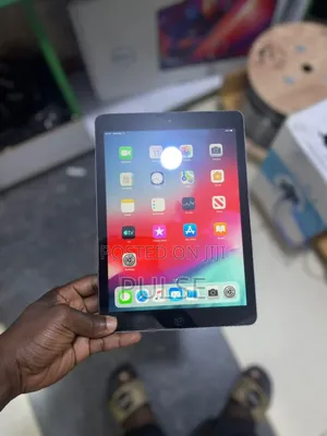 Apple iPad Air 32 GB Gray