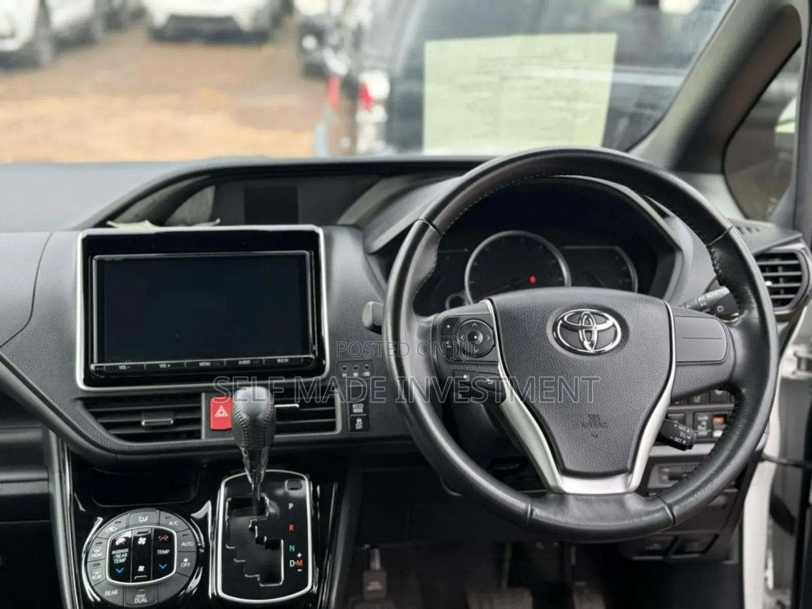 Toyota Noah 2017 White