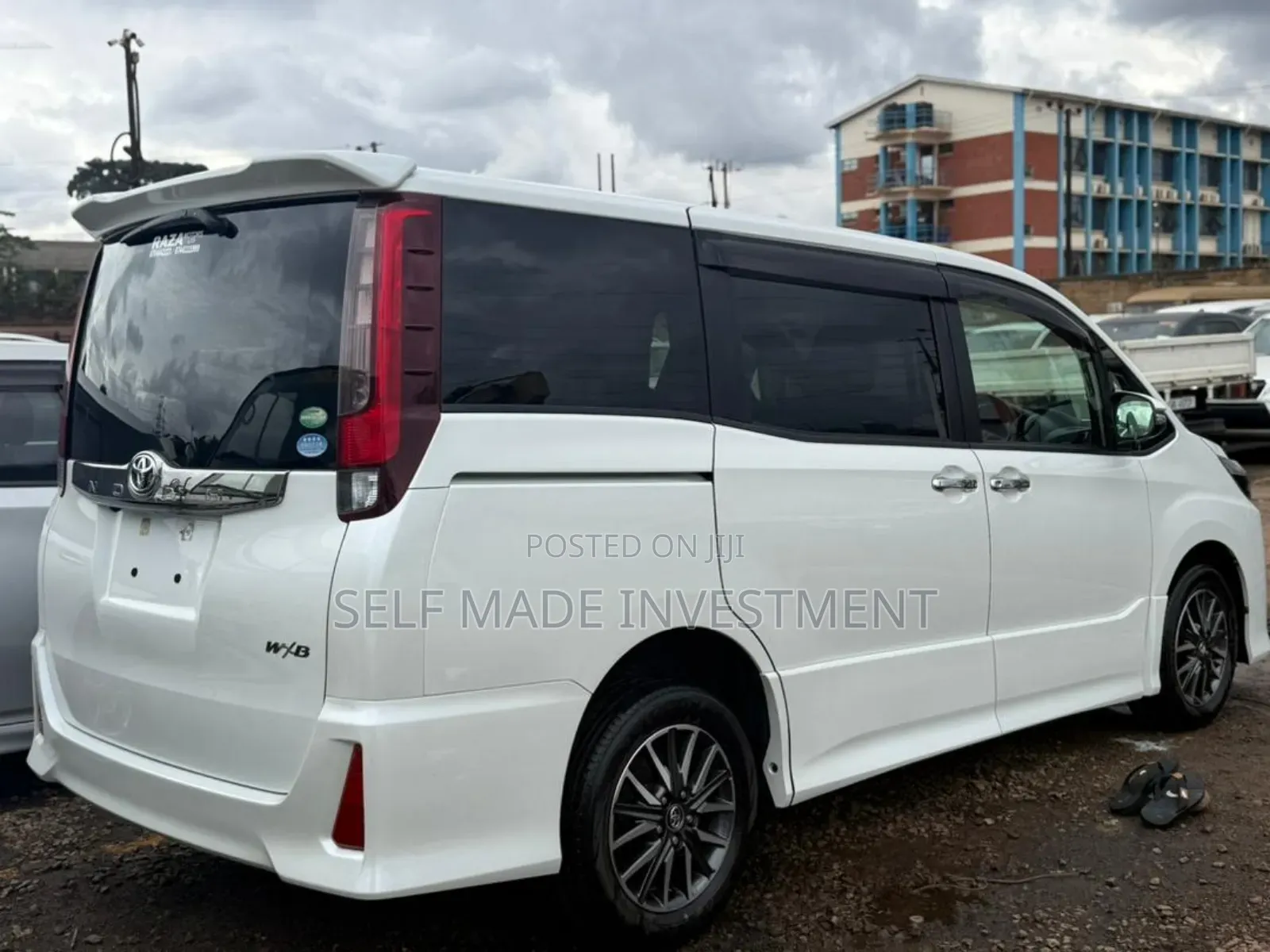 Toyota Noah 2017 White