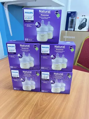 Philips Avent 125ml Natural Response Baby Feeding Bottle