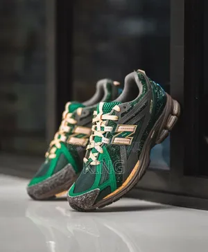 New Balance 1906r 'Green' 'Diamond District Pack Sneakers
