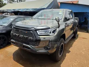 Toyota Hilux 2022 Gray
