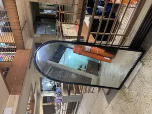 Curved Mirror