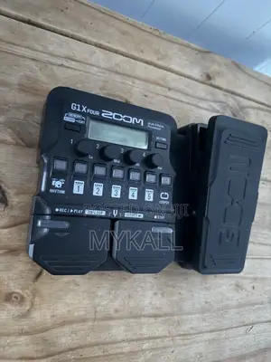 Zoom G1x Four Multi-Effects Processor