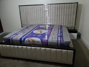 6x6 Bed With Wooden Drawers