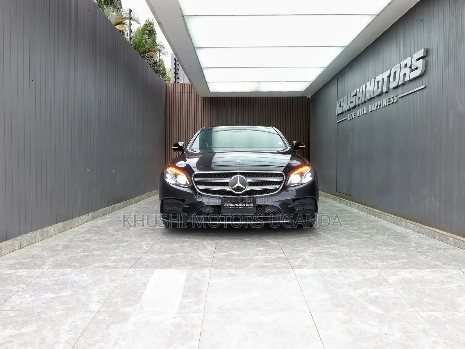Mercedes-Benz E220 2017 Black