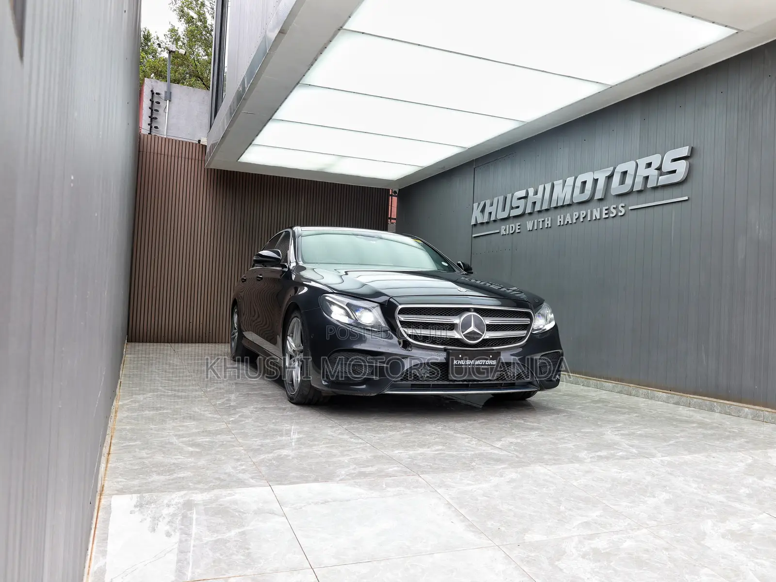 Mercedes-Benz E220 2017 Black