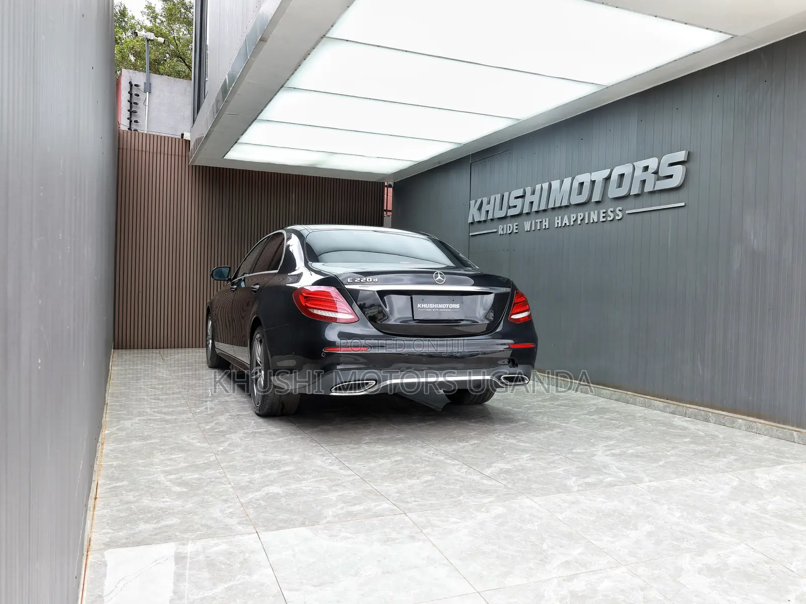 Mercedes-Benz E220 2017 Black