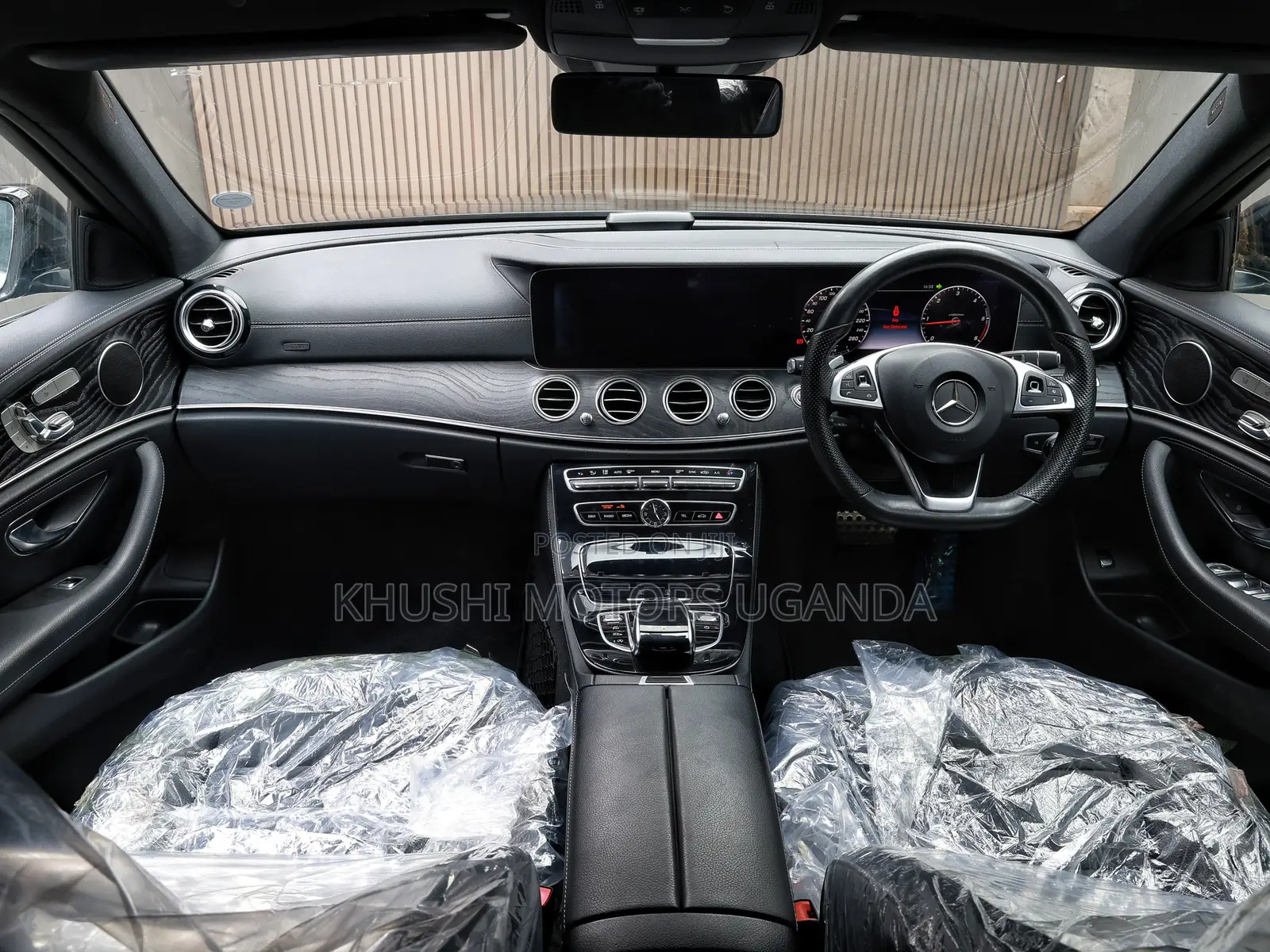 Mercedes-Benz E220 2017 Black
