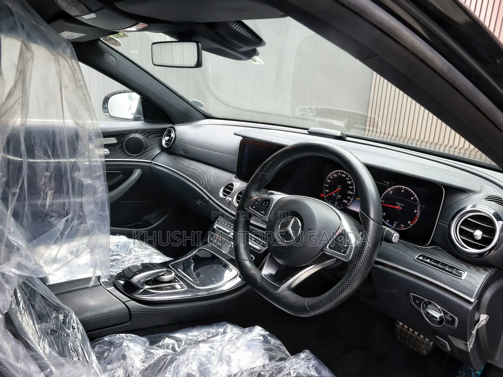 Mercedes-Benz E220 2017 Black