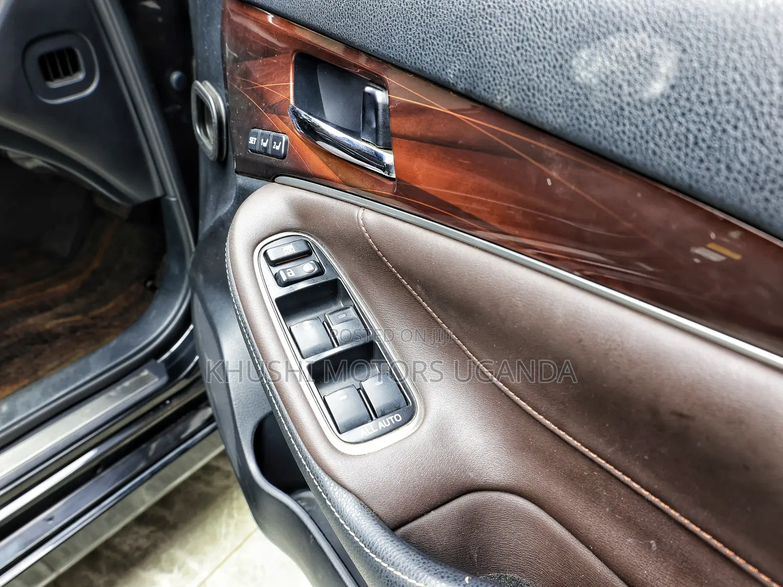Toyota Crown 2013 Black