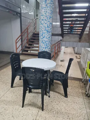 Canadian Plastic Table and Chairs Plastic Table and Chairs