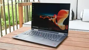 Laptop Lenovo ThinkPad X1 Yoga Gen 8 16GB Intel Core i7 SSD 512GB