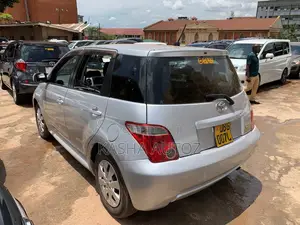 Toyota IST 2006 Silver