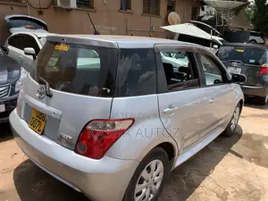 Toyota IST 2006 Silver