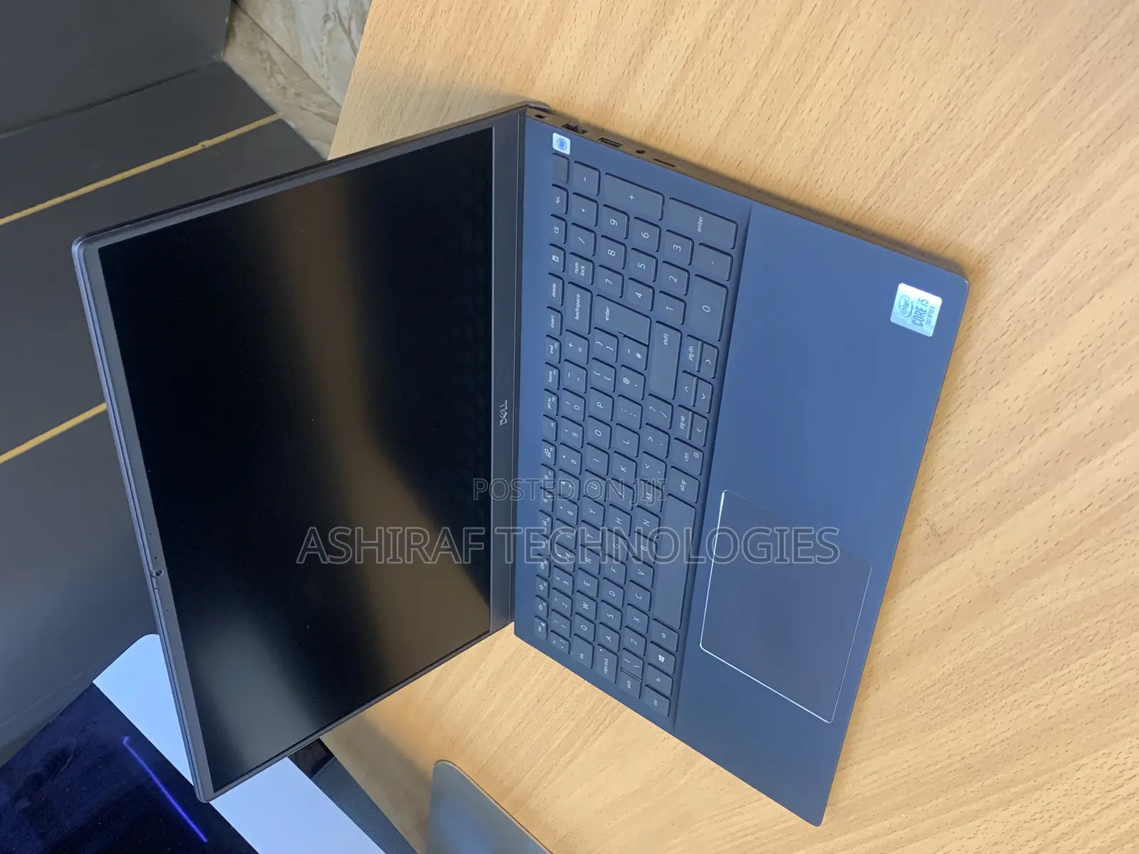 New Laptop Dell Vostro 15 5568 8GB Intel Core i5 SSD 256GB