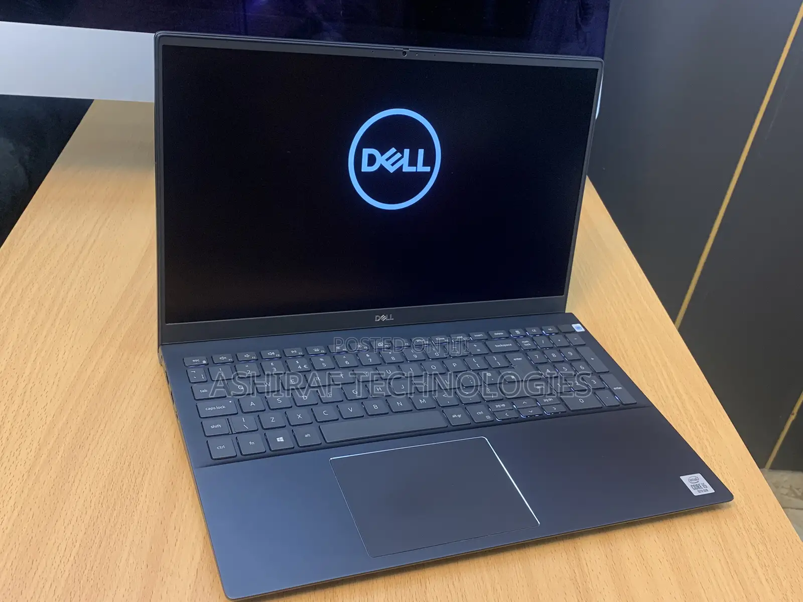 New Laptop Dell Vostro 15 5568 8GB Intel Core i5 SSD 256GB