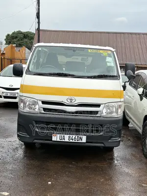 Toyota HiAce 2012 White