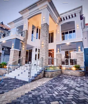 7bdrm Maisonette in Munyonyo, Central Division for sale
