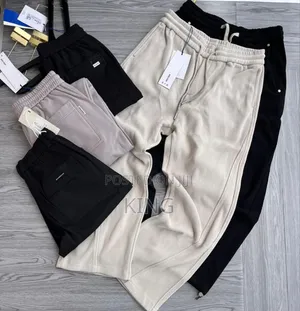 Fear of God Essentials Relaxed Fleece Sweatpants,