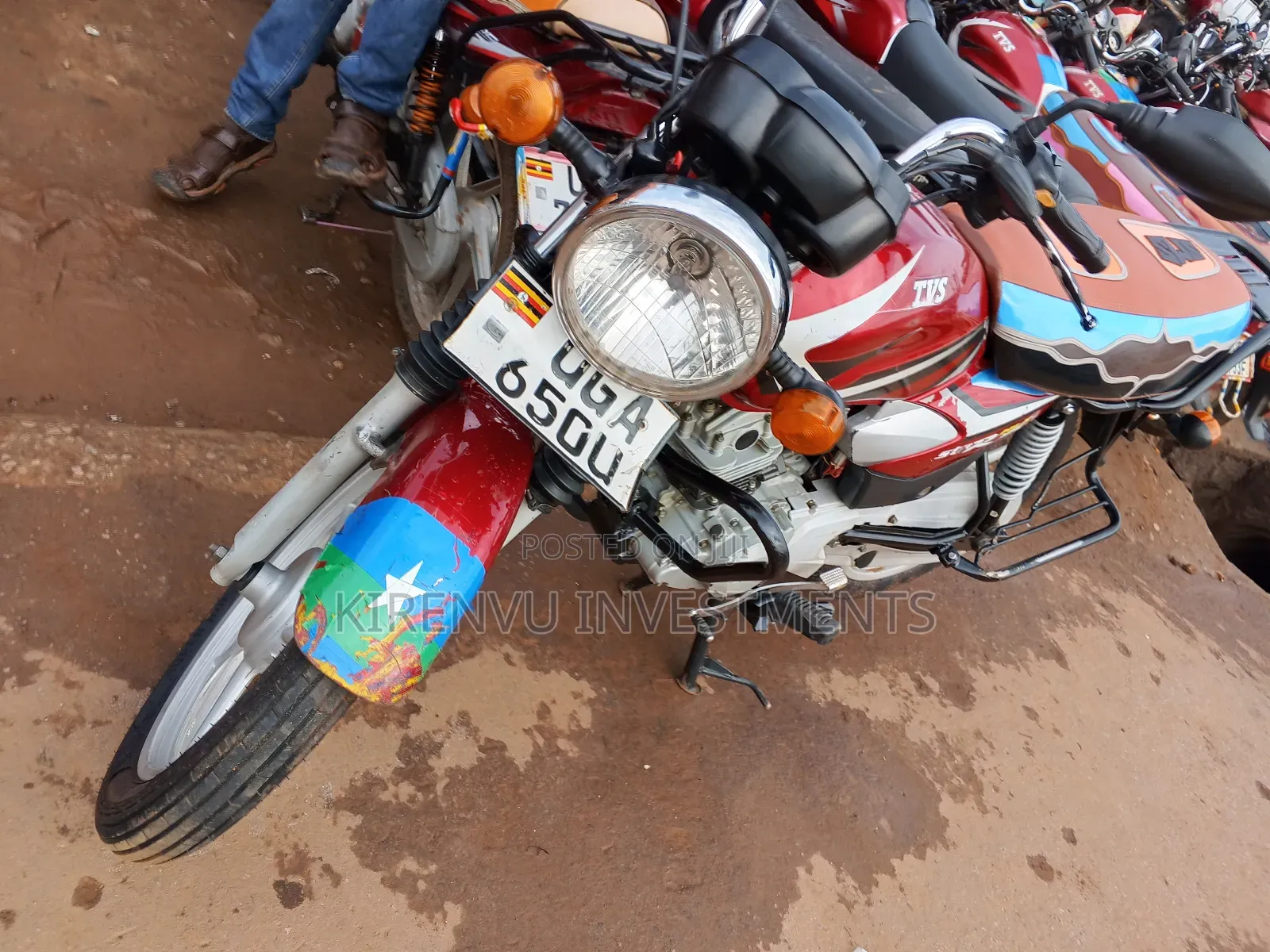 TVS HLX 125 2020 Red