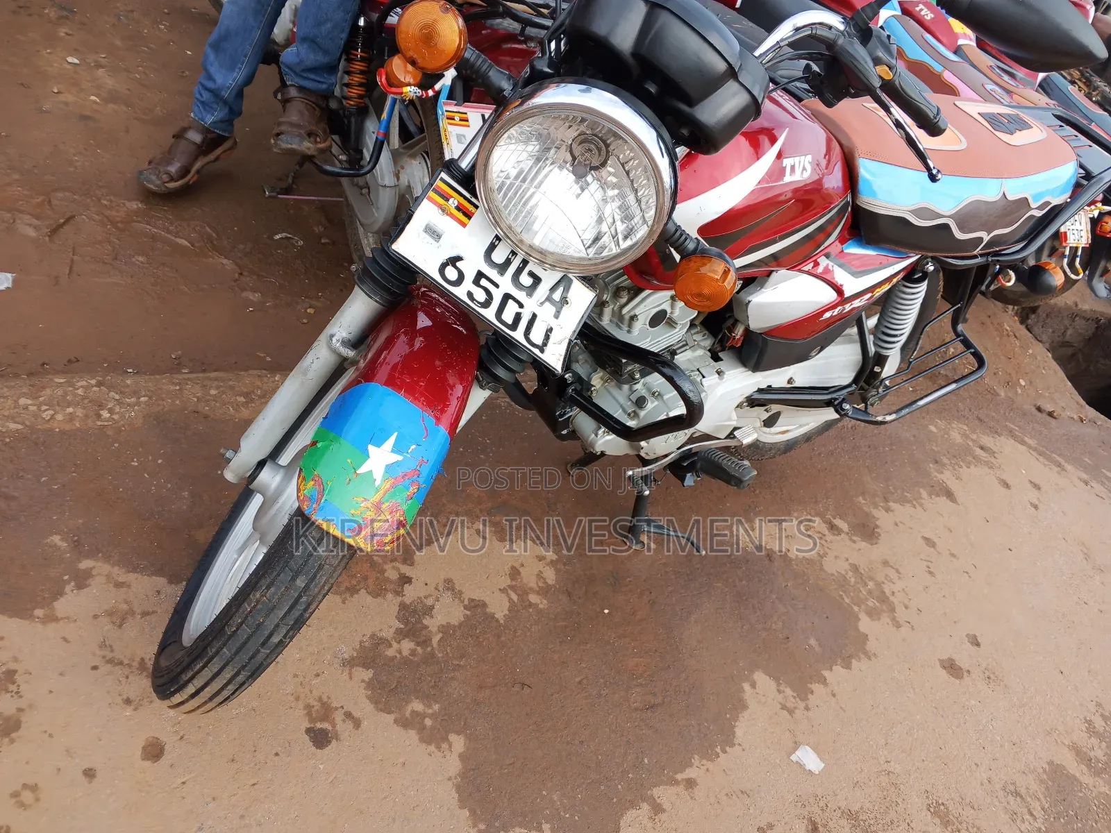TVS HLX 125 2020 Red