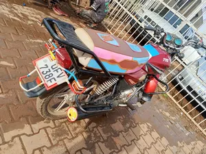 TVS HLX 125 2021 Red