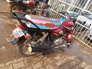 TVS HLX 125 2021 Red