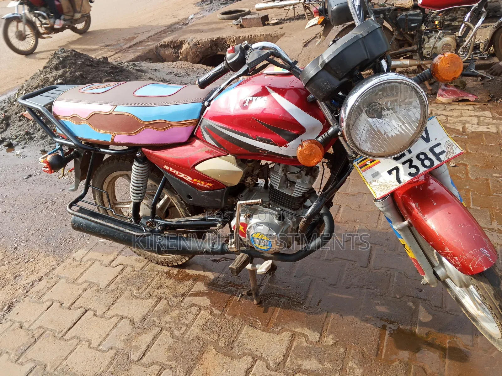 TVS HLX 125 2021 Red