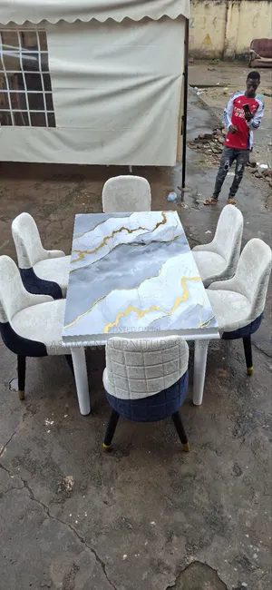 Modern 6seater Dinning Table Available Now