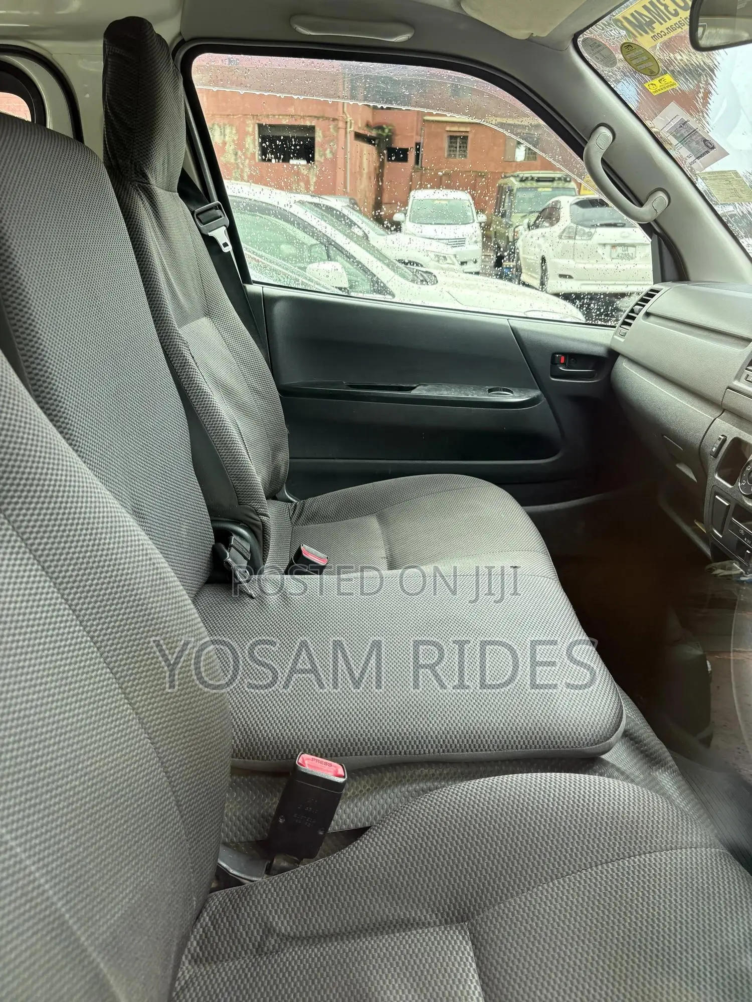 Toyota HiAce 2012 White