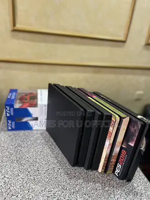 Ps4 Slim Console 500gb Chipped 10 Games 2 Pads