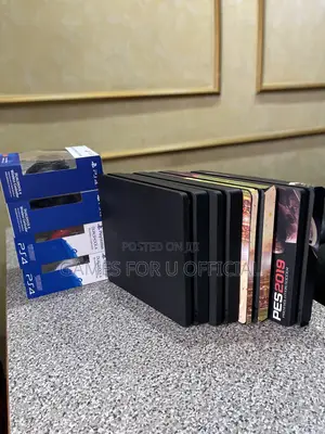 Ps4 Slim Console Chipped 9 Games 2 Controllers