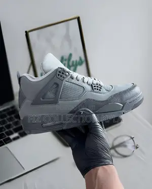 Jordan 4 Grey