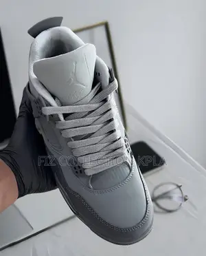 Jordan 4 Grey