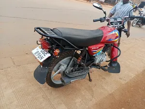 Bajaj Boxer 125 2020 Red