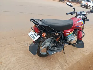 Bajaj Boxer 125 2020 Red