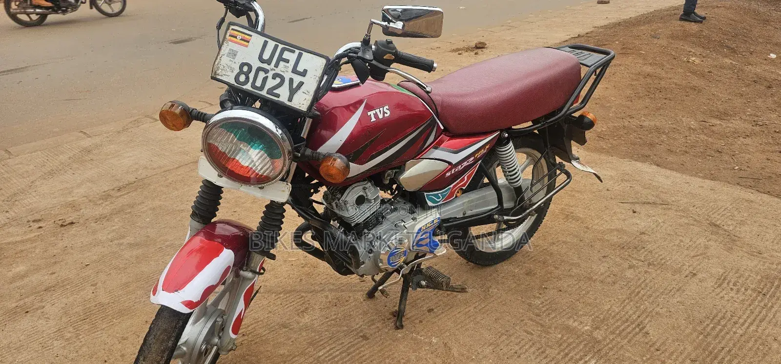 TVS HLX 125 2022 Red
